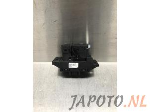 Gebrauchte Handbremse Schalter Nissan X-Trail (T32) 1.6 DIG-T 16V Preis € 19,95 Margenregelung angeboten von Japoto Parts B.V.