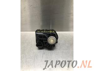 Usados Motor de faro Nissan X-Trail (T32) 1.6 DIG-T 16V Precio € 19,95 Norma de margen ofrecido por Japoto Parts B.V.