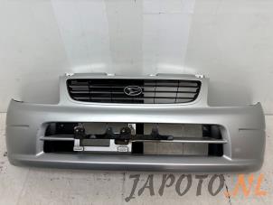 Używane Zderzak przedni Daihatsu Cuore (L251/271/276) 1.0 12V Cena € 74,95 Procedura marży oferowane przez Japoto Parts B.V.