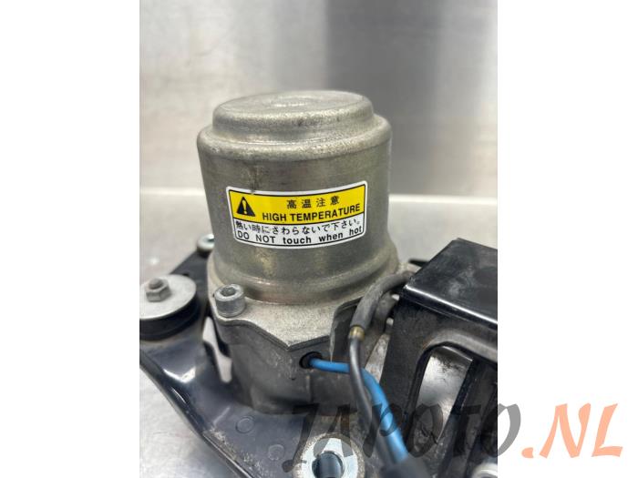 Vacuum pump (petrol) from a Mitsubishi Outlander (GF/GG) 2.0 16V PHEV 4x4 2013