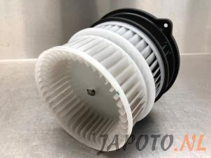 Usados Motor de ventilador de calefactor Hyundai Tucson (NX) 1.6 T-GDI Hybrid 48V HTRAC Precio € 90,00 Norma de margen ofrecido por Japoto Parts B.V.