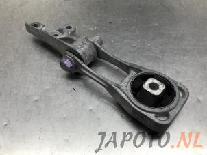 Używane Wspornik skrzyni biegów Toyota Yaris IV (P21/PA1/PH1) 1.5 12V Hybrid 115 Cena € 49,99 Procedura marży oferowane przez Japoto Parts B.V.