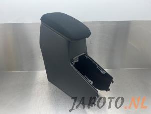 Used Armrest Toyota Auris (E15) 1.8 16V HSD Full Hybrid Price € 34,99 Margin scheme offered by Japoto Parts B.V.