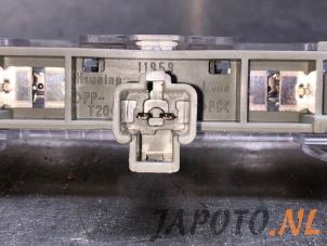 Used Third brake light Toyota Auris (E15) 1.8 16V HSD Full Hybrid Price € 19,99 Margin scheme offered by Japoto Parts B.V.