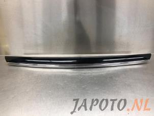 Used Tailgate handle Toyota Auris (E15) 1.8 16V HSD Full Hybrid Price € 9,95 Margin scheme offered by Japoto Parts B.V.