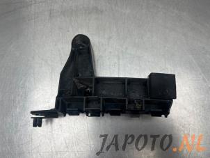 Used Front bumper bracket, left Honda Jazz (GE6/GE8/GG/GP) 1.4 VTEC 16V Price € 14,95 Margin scheme offered by Japoto Parts B.V.