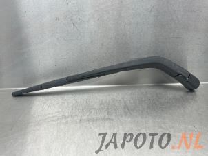Used Rear wiper arm Honda Jazz (GE6/GE8/GG/GP) 1.4 VTEC 16V Price € 14,95 Margin scheme offered by Japoto Parts B.V.