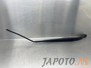Usagé Bras essuie-glace avant Honda Jazz (GE6/GE8/GG/GP) 1.4 VTEC 16V Prix € 19,95 Règlement à la marge proposé par Japoto Parts B.V.
