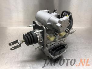 Usagé Assistant de freinage Toyota Auris (E15) 1.8 16V HSD Full Hybrid Prix € 300,00 Règlement à la marge proposé par Japoto Parts B.V.