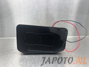Used Draadloze oplader Kia Picanto (JA) 1.0 T-GDI 12V Price on request offered by Japoto Parts B.V.
