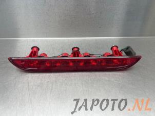 Używane Dodatkowe swiatlo stopu srodek Kia Picanto (JA) 1.0 T-GDI 12V Cena € 49,99 Procedura marży oferowane przez Japoto Parts B.V.