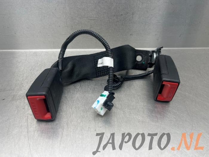 Rear seatbelt buckle, right from a Kia Picanto (JA) 1.0 T-GDI 12V 2018