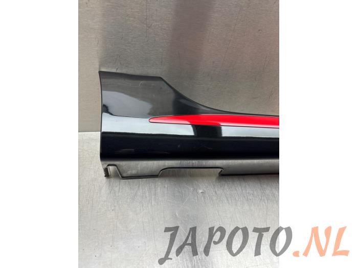 Jupe droite d'un Kia Picanto (JA) 1.0 T-GDI 12V 2018