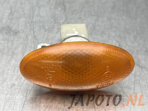 Usagé Clignotant protection avant gauche Suzuki Alto (GF) 1.0 12V Prix € 6,95 Règlement à la marge proposé par Japoto Parts B.V.