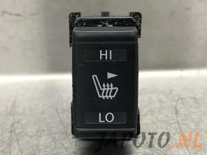 Used Seat heating switch Nissan Qashqai (J11) 1.2 DIG-T 16V Price € 9,95 Margin scheme offered by Japoto Parts B.V.