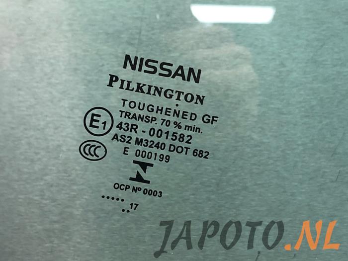 Vitre avant droite d'un Nissan Qashqai (J11) 1.2 DIG-T 16V 2017