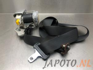 Used Front seatbelt, left Daihatsu Terios (J2) 1.5 16V DVVT 4x2 Euro 4 Price € 34,95 Margin scheme offered by Japoto Parts B.V.
