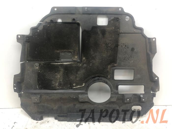 Engine protection panel from a Toyota Auris (E15) 1.8 16V HSD Full Hybrid 2011