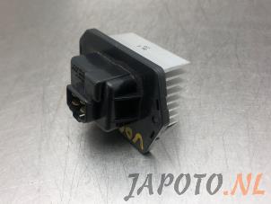 Usados Resistencia de calefactor Suzuki Swift (ZA/ZC/ZD) 1.6 Sport VVT 16V Precio € 12,50 Norma de margen ofrecido por Japoto Parts B.V.