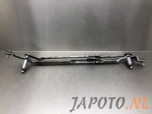 Used Wiper mechanism Suzuki Swift (ZA/ZC/ZD) 1.6 Sport VVT 16V Price € 29,99 Margin scheme offered by Japoto Parts B.V.