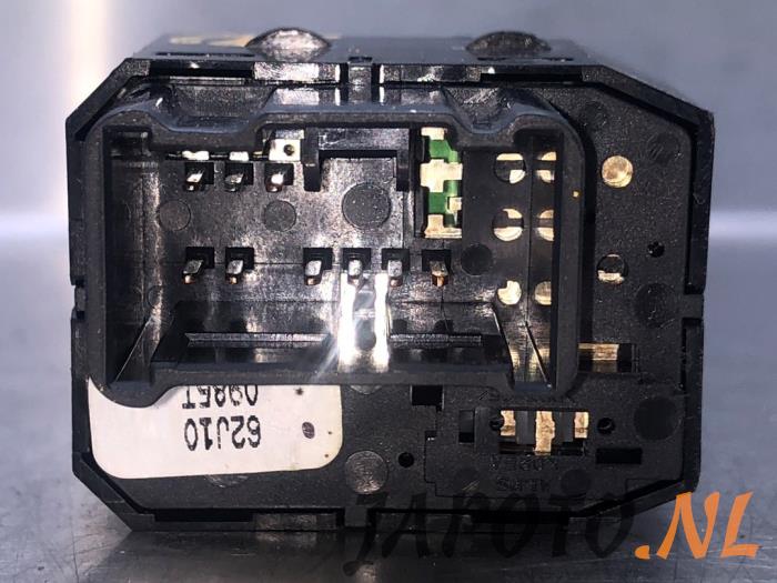 Interruptor de retrovisor de un Suzuki Swift (ZA/ZC/ZD) 1.6 Sport VVT 16V 2015