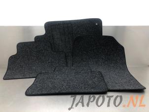 Gebrauchte Matten Set Hyundai Kona (OS) 1.0 T-GDI 12V Preis € 49,00 Margenregelung angeboten von Japoto Parts B.V.