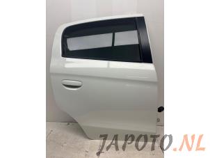 Używane Drzwi lewe tylne wersja 4-drzwiowa Mitsubishi Space Star (A0) 1.2 12V Cena € 249,95 Procedura marży oferowane przez Japoto Parts B.V.
