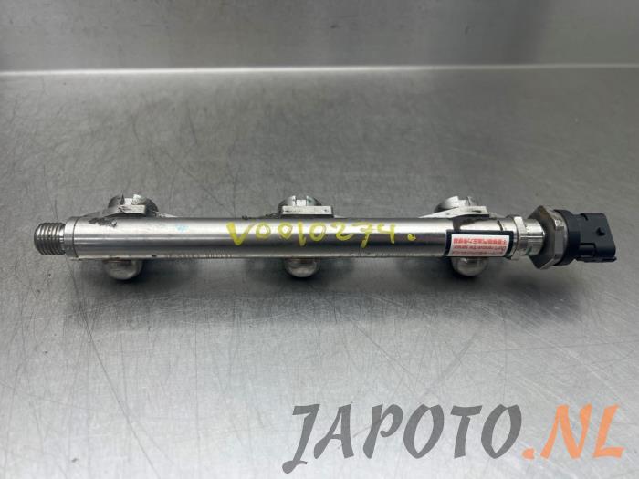 Fuel injector nozzle from a Honda Civic (FK6/7/8/9) 1.0i VTEC Turbo 12V 2018