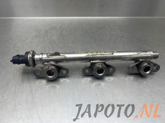 Fuel injector nozzle from a Honda Civic (FK6/7/8/9) 1.0i VTEC Turbo 12V 2018
