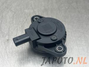 Used Camshaft sensor Honda Civic (FK6/7/8/9) 1.0i VTEC Turbo 12V Price on request offered by Japoto Parts B.V.