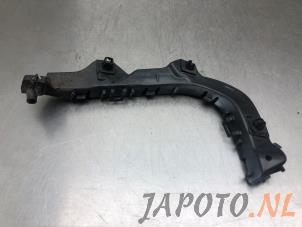 Używane Wspornik zderzaka lewy tyl Suzuki Swift (ZA/ZC/ZD) 1.6 Sport VVT 16V Cena € 14,95 Procedura marży oferowane przez Japoto Parts B.V.