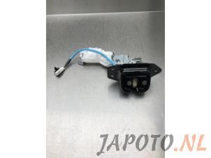 Używane Mechanizm zamka tylnej klapy Nissan Micra (K13) 1.2 12V DIG-S Cena € 39,95 Procedura marży oferowane przez Japoto Parts B.V.