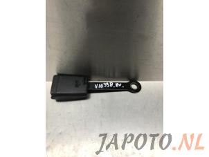 Usagé Insertion ceinture de sécurité avant droite Nissan Micra (K13) 1.2 12V DIG-S Prix € 14,95 Règlement à la marge proposé par Japoto Parts B.V.