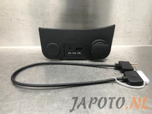 Usados Conexión AUX-USB Kia Picanto (TA) 1.0 12V Precio de solicitud ofrecido por Japoto Parts B.V.