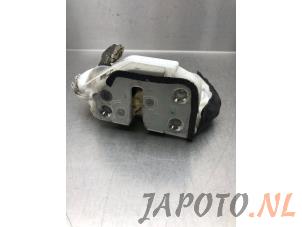 Używane Mechanizm blokady drzwi lewych tylnych wersja 4-drzwiowa Honda Accord Tourer (CW) 2.0 i-VTEC 16V Cena na żądanie oferowane przez Japoto Parts B.V.
