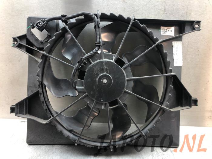 Cooling fans from a Hyundai iX20 (JC) 1.6i 16V 2019