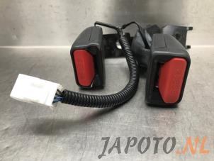 Usagé Insertion ceinture de sécurité arrière centre Hyundai i20 (GBB) 1.4 CRDi 16V Prix € 14,95 Règlement à la marge proposé par Japoto Parts B.V.