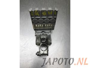 Usados Poste de batería Mitsubishi Space Star (A0) 1.2 12V Precio € 24,95 Norma de margen ofrecido por Japoto Parts B.V.