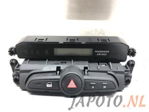 Used Panic lighting switch Hyundai iX20 (JC) 1.6i 16V Price € 24,95 Margin scheme offered by Japoto Parts B.V.