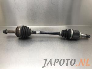 Used Front drive shaft, left Toyota Yaris III (P13) 1.33 16V Dual VVT-I Price € 49,95 Margin scheme offered by Japoto Parts B.V.
