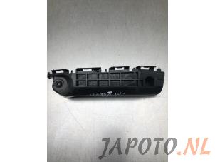 Used Front bumper bracket, left Toyota Yaris III (P13) 1.33 16V Dual VVT-I Price on request offered by Japoto Parts B.V.
