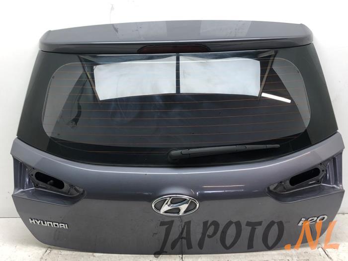 Tailgate from a Hyundai i20 (GBB) 1.4 CRDi 16V 2015