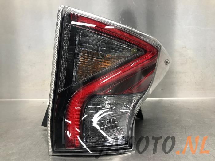 Taillight, right from a Toyota Prius (ZVW5) 1.8 16V Hybrid 2017