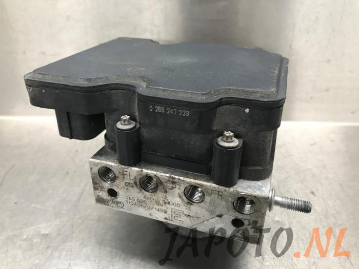 Usagé Bloc ABS Nissan Micra (K13) 1.2 12V DIG-S Prix € 131,25 Règlement à la marge proposé par Japoto Parts B.V.