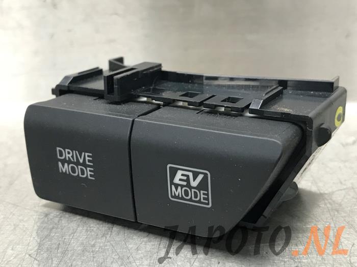 Używane Przelacznik (rózne) Toyota Prius (ZVW5) 1.8 16V Hybrid Cena € 20,99 Procedura marży oferowane przez Japoto Parts B.V.