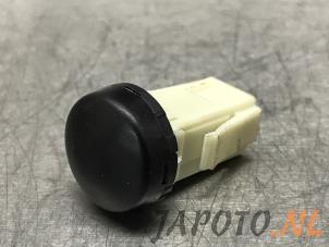 Used Detonation sensor Toyota Prius (ZVW5) 1.8 16V Hybrid Price on request offered by Japoto Parts B.V.