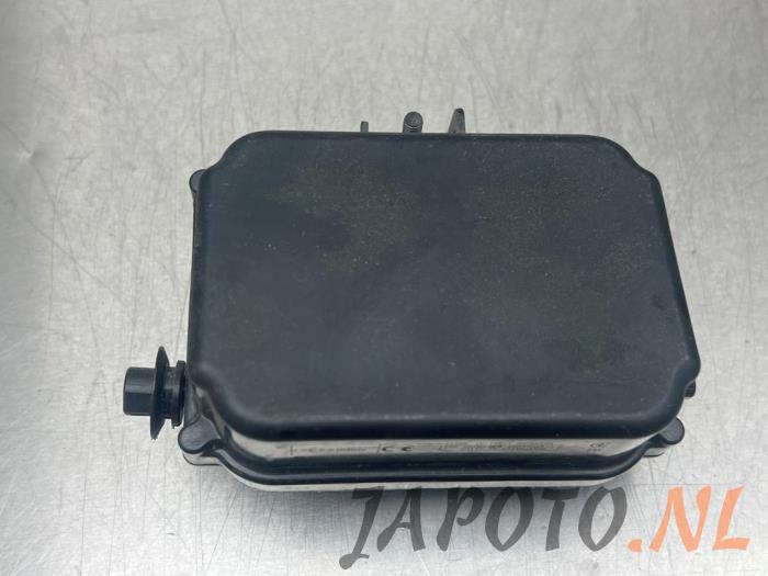 Begagnade Radarsensor Toyota Prius (ZVW5) 1.8 16V Hybrid Pris € 183,74 Marginaltabell erbjuds av Japoto Parts B.V.