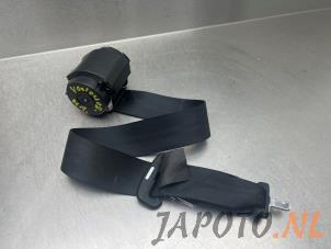 Used Rear seatbelt, centre Toyota Prius (ZVW5) 1.8 16V Hybrid Price € 39,95 Margin scheme offered by Japoto Parts B.V.