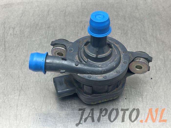 Begagnade Vattenpump Toyota Prius (ZVW5) 1.8 16V Hybrid Pris € 104,95 Marginaltabell erbjuds av Japoto Parts B.V.
