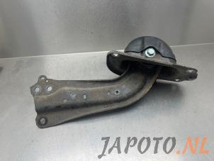 Usagé Bras de suspension haut arrière gauche Toyota Prius (ZVW5) 1.8 16V Hybrid Prix sur demande proposé par Japoto Parts B.V.